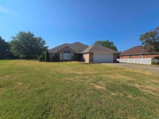 1322 Cottonwood Court, Mountain Home, AR 72653