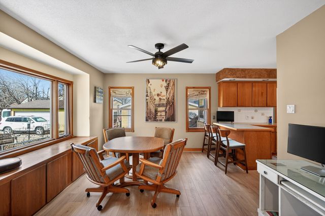 4221 Hickman Road, Des Moines, IA 50310