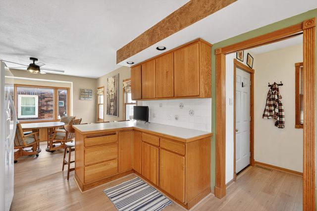 4221 Hickman Road, Des Moines, IA 50310