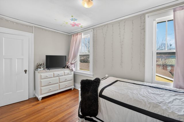 4221 Hickman Road, Des Moines, IA 50310