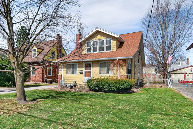 4221 Hickman Road, Des Moines, IA 50310