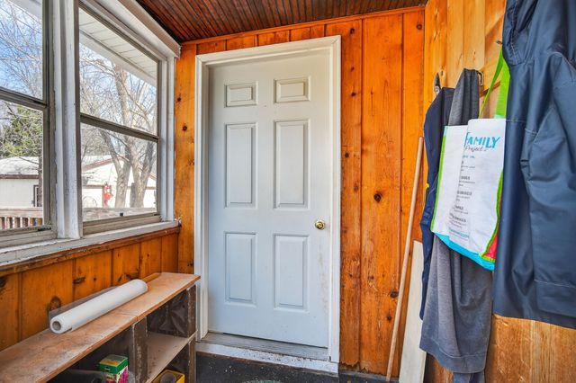 4221 Hickman Road, Des Moines, IA 50310