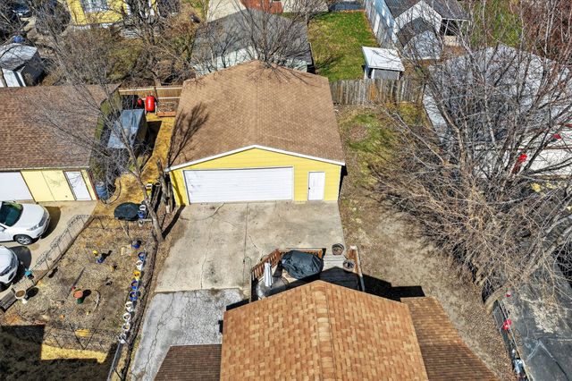 4221 Hickman Road, Des Moines, IA 50310