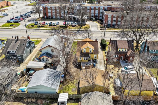 4221 Hickman Road, Des Moines, IA 50310