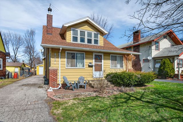 4221 Hickman Road, Des Moines, IA 50310