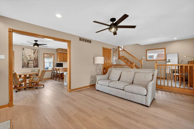 4221 Hickman Road, Des Moines, IA 50310