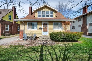 4221 Hickman Road, Des Moines, IA 50310