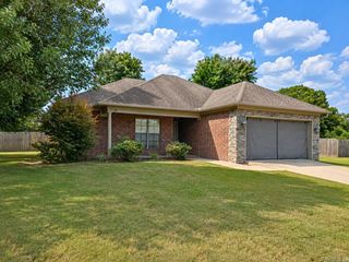 39 Golden Leaf Drive, Greenbrier, AR 72058