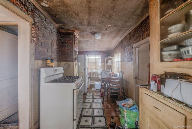 633 Hill Street, Uniondale, NY 11553