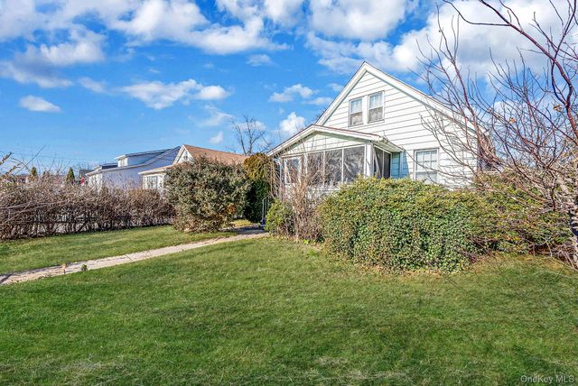 633 Hill Street, Uniondale, NY 11553