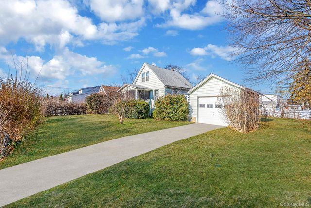 633 Hill Street, Uniondale, NY 11553