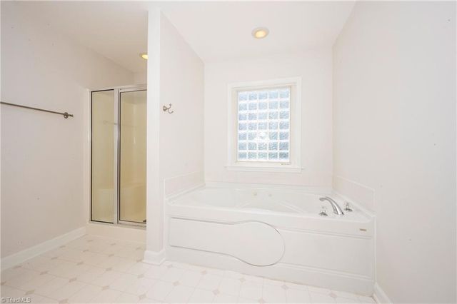 175 Millers Crossing Court, Winston-salem, NC 27103