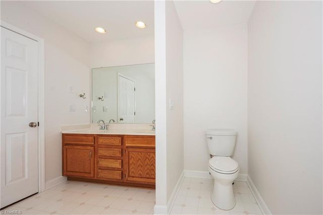 175 Millers Crossing Court, Winston-salem, NC 27103