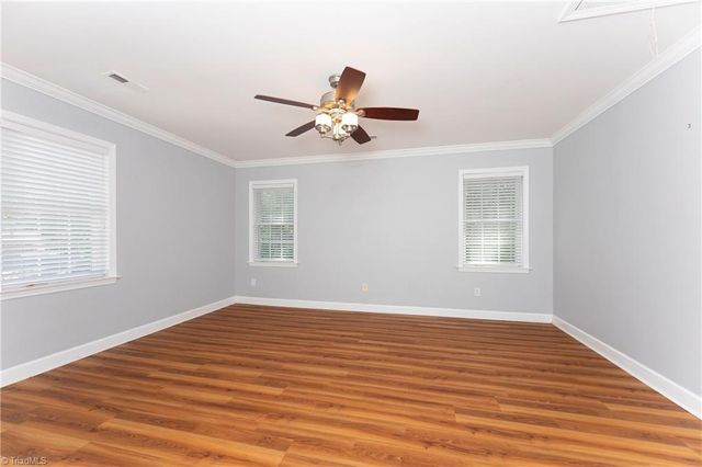 175 Millers Crossing Court, Winston-salem, NC 27103