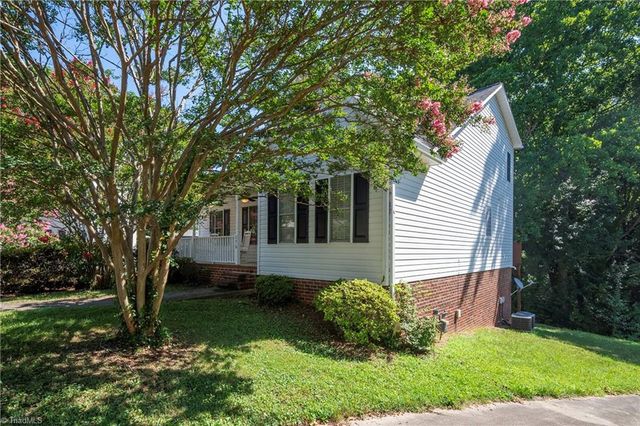 175 Millers Crossing Court, Winston-salem, NC 27103