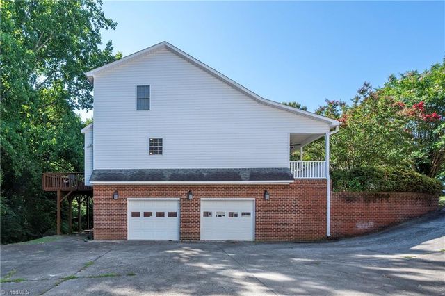 175 Millers Crossing Court, Winston-salem, NC 27103