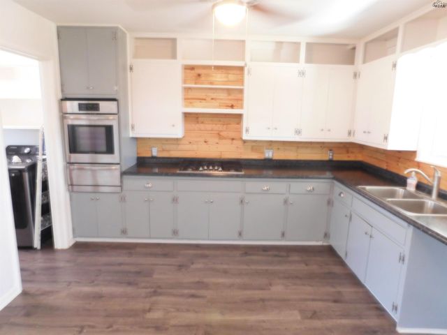 500 S OKLAHOMA CUTOFF, Burkburnett, TX 76354