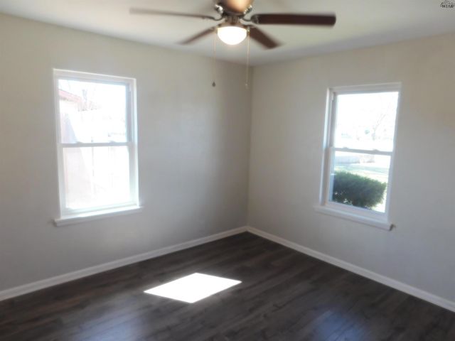 500 S OKLAHOMA CUTOFF, Burkburnett, TX 76354