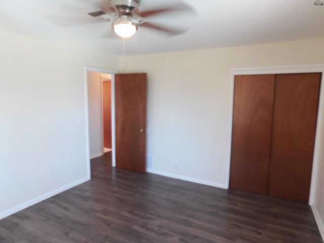 500 S OKLAHOMA CUTOFF, Burkburnett, TX 76354