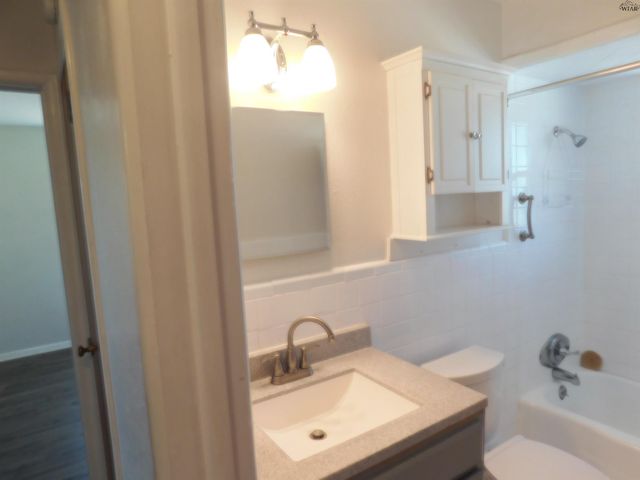 500 S OKLAHOMA CUTOFF, Burkburnett, TX 76354