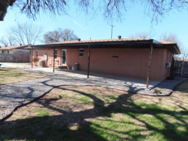 500 S OKLAHOMA CUTOFF, Burkburnett, TX 76354
