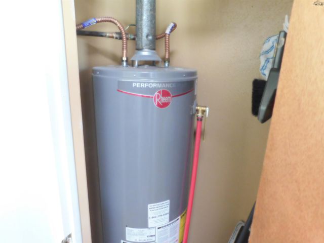 500 S OKLAHOMA CUTOFF, Burkburnett, TX 76354