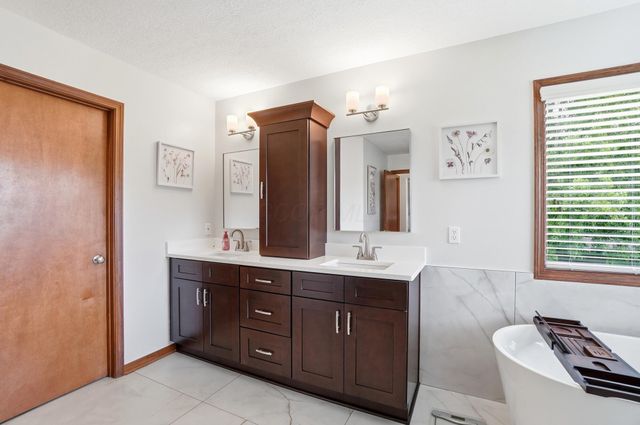6333 Crystal Valley Drive, Galena, OH 43021