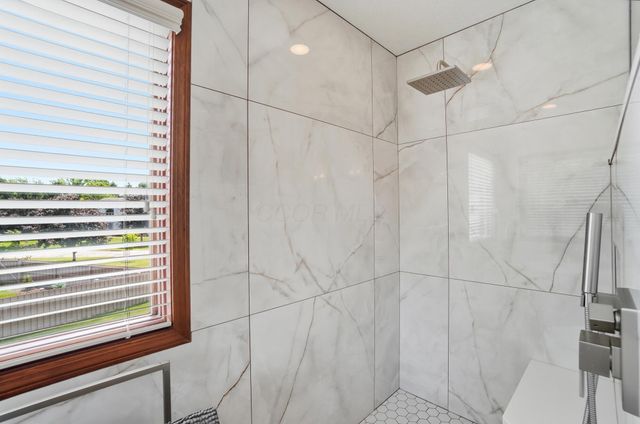 6333 Crystal Valley Drive, Galena, OH 43021