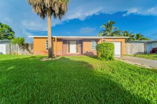 911 SW 69th Ave, North Lauderdale, FL 33068