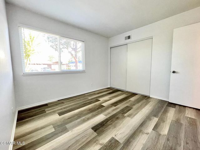 4881 Muirwood Court E, Simi Valley, CA 93063