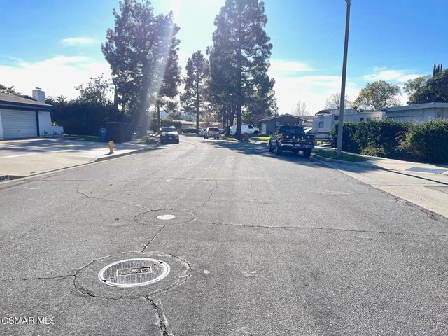 4881 Muirwood Court E, Simi Valley, CA 93063