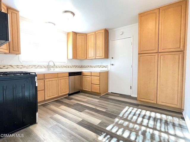 4881 Muirwood Court E, Simi Valley, CA 93063