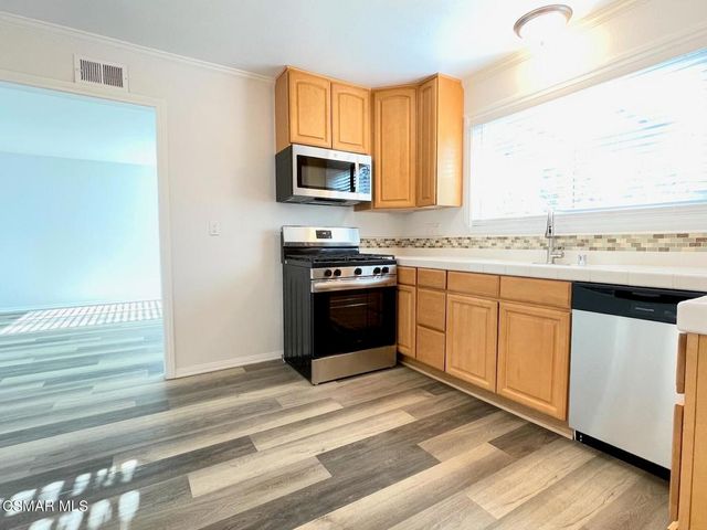 4881 Muirwood Court E, Simi Valley, CA 93063