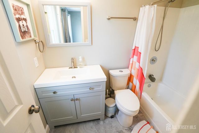 18 Keith Court, South Brunswick, NJ 08824