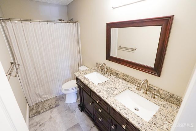 18 Keith Court, South Brunswick, NJ 08824