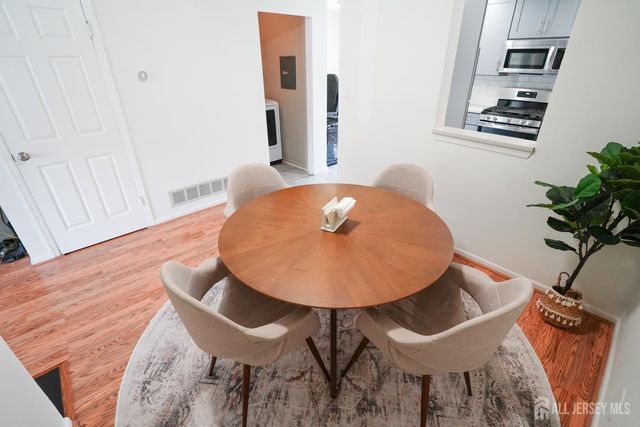 18 Keith Court, South Brunswick, NJ 08824