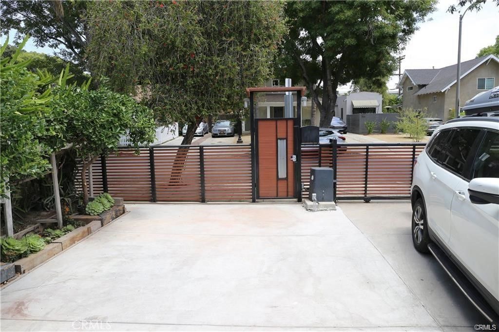 1323 N Cherokee Avenue, Los Angeles, CA 90028