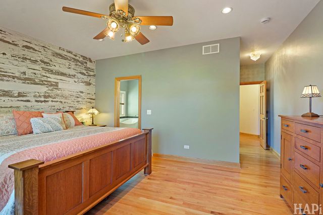 5910 Highland Prairie Drive, Johnsburg, IL 60051
