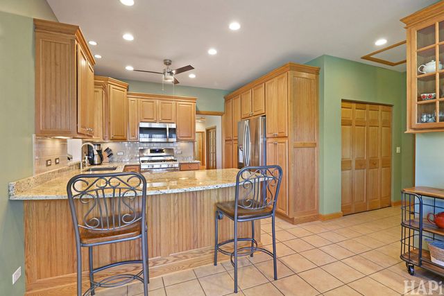 5910 Highland Prairie Drive, Johnsburg, IL 60051