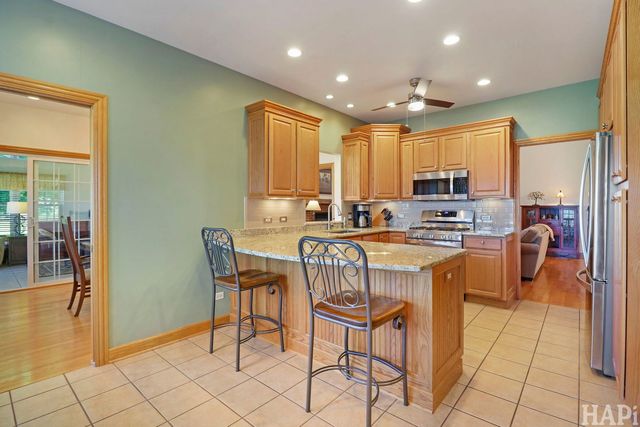 5910 Highland Prairie Drive, Johnsburg, IL 60051