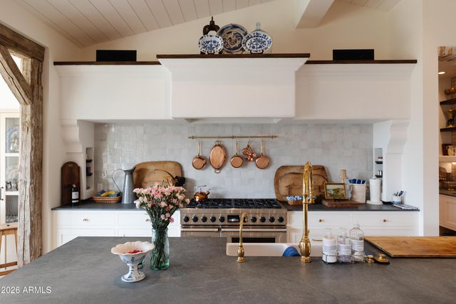 5635 E LINCOLN Drive 60, Paradise Valley, AZ 85253