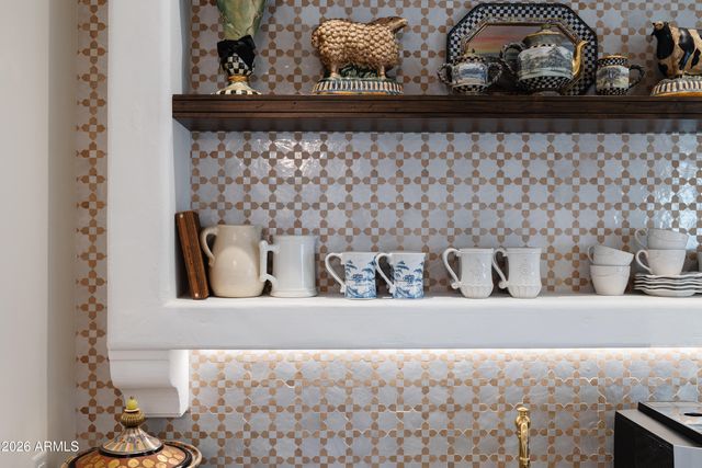 5635 E LINCOLN Drive 60, Paradise Valley, AZ 85253