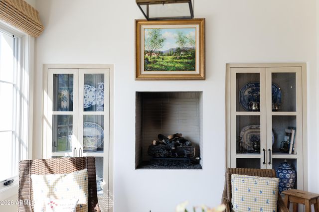 5635 E LINCOLN Drive 60, Paradise Valley, AZ 85253