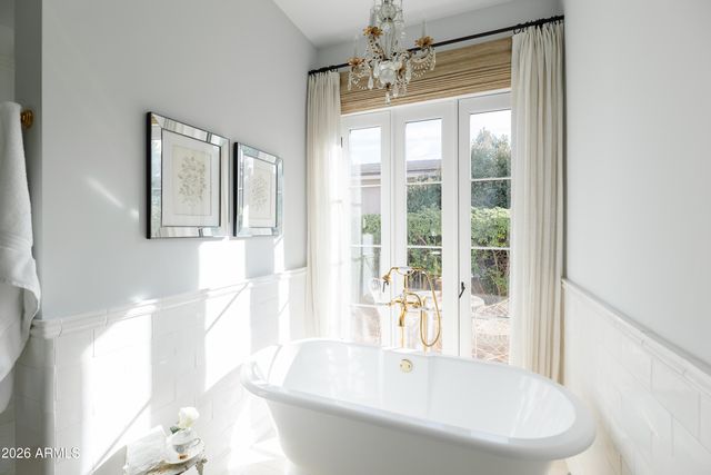 5635 E LINCOLN Drive 60, Paradise Valley, AZ 85253