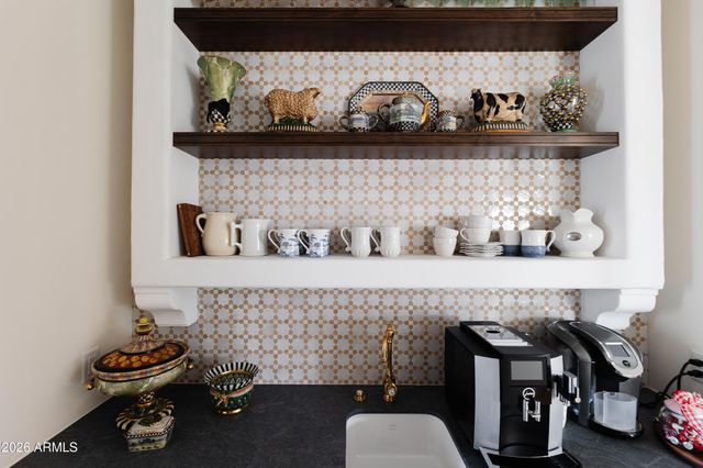 5635 E LINCOLN Drive 60, Paradise Valley, AZ 85253