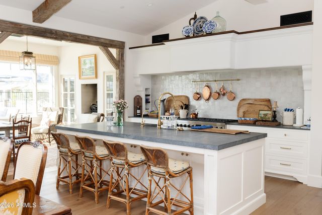 5635 E LINCOLN Drive 60, Paradise Valley, AZ 85253