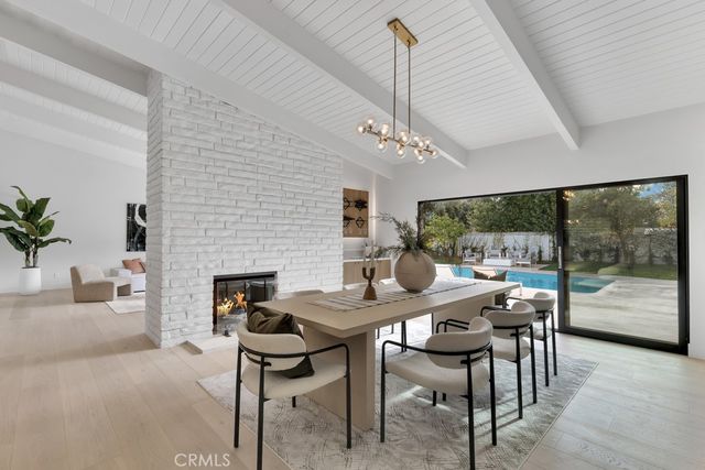 5330 Dubois Avenue, Woodland Hills, CA 91367