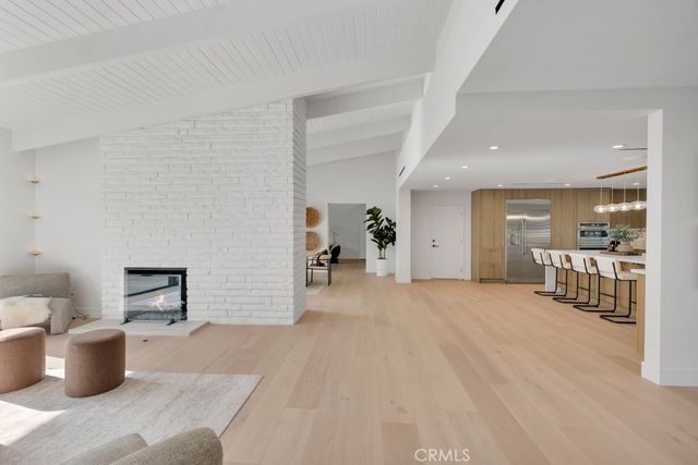 5330 Dubois Avenue, Woodland Hills, CA 91367