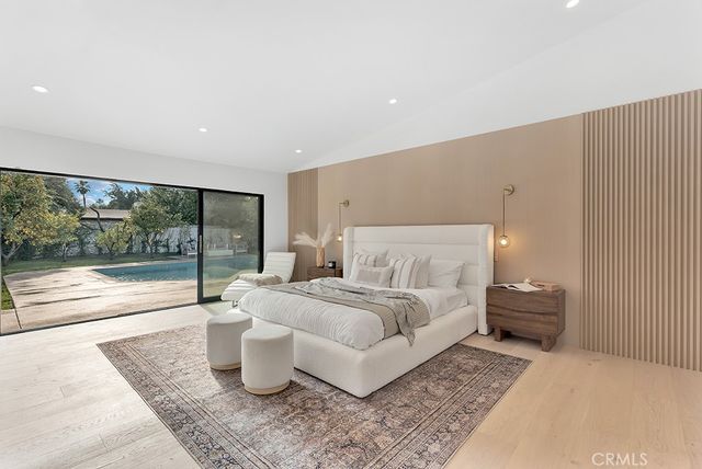 5330 Dubois Avenue, Woodland Hills, CA 91367