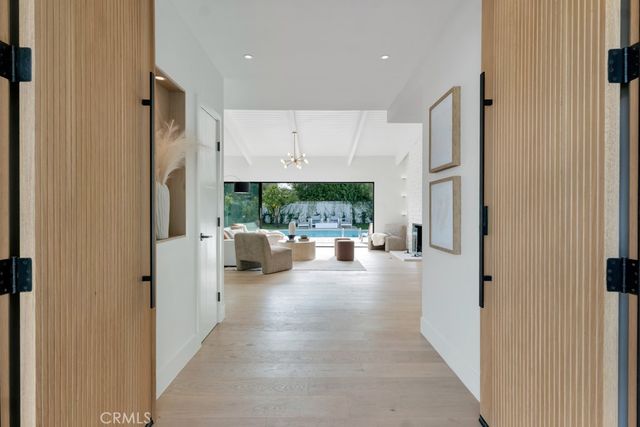 5330 Dubois Avenue, Woodland Hills, CA 91367